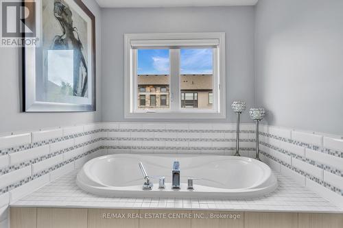 140 Oak Park Drive, Waterloo, ON - Indoor Photo Showing Bathroom