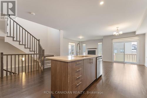 92 Big Dipper Street, Ottawa (Gloucester), ON - Indoor Photo Showing Kitchen