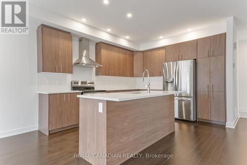 92 Big Dipper Street, Ottawa (Gloucester), ON - Indoor Photo Showing Kitchen With Upgraded Kitchen