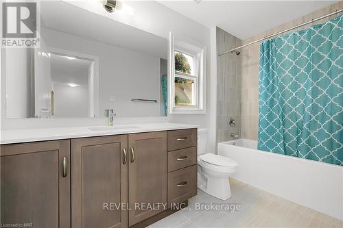 124 Blackbird Way, Hamilton, ON - Indoor Photo Showing Bathroom