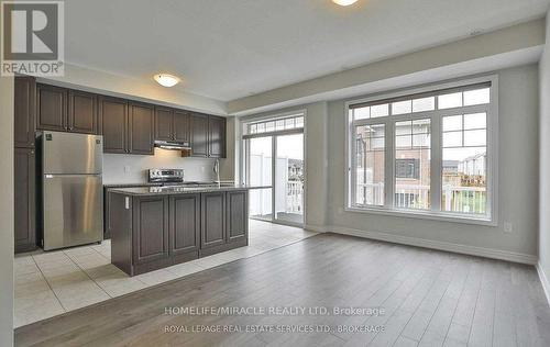 3 Canoe Lane, Hamilton, ON - Indoor Photo Showing Kitchen