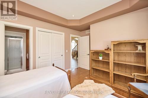 724 Quaker Road, Pelham, ON - Indoor Photo Showing Bedroom