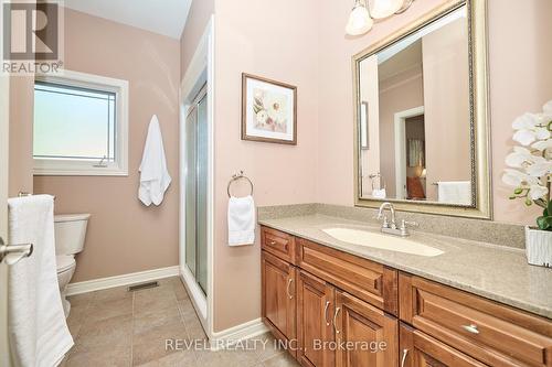 724 Quaker Road, Pelham, ON - Indoor Photo Showing Bathroom