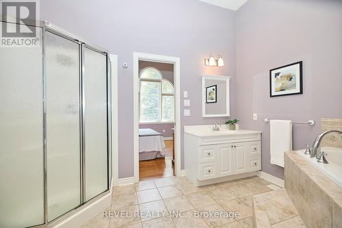 724 Quaker Road, Pelham, ON - Indoor Photo Showing Bathroom