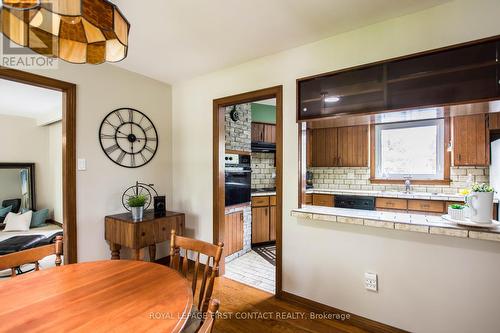 1417 Gill Road, Springwater (Midhurst), ON - Indoor Photo Showing Dining Room