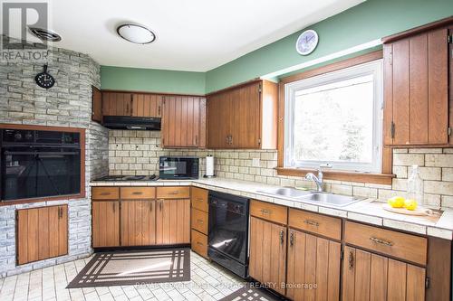 1417 Gill Road, Springwater (Midhurst), ON - Indoor Photo Showing Kitchen With Double Sink