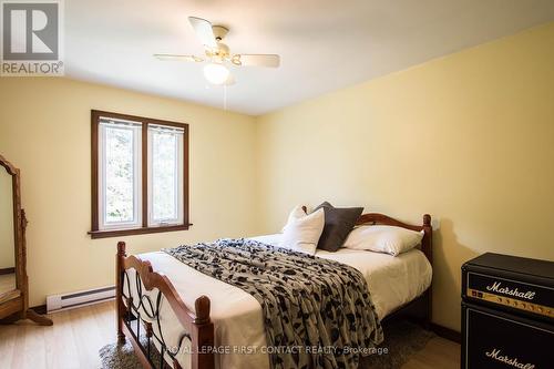 1417 Gill Road, Springwater (Midhurst), ON - Indoor Photo Showing Bedroom