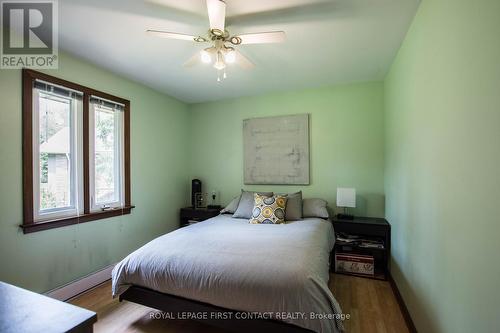 1417 Gill Road, Springwater (Midhurst), ON - Indoor Photo Showing Bedroom