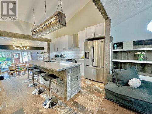 288 River Road E, Wasaga Beach, ON - Indoor Photo Showing Kitchen With Upgraded Kitchen