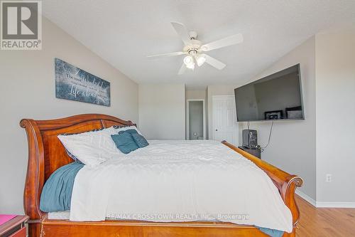 52 Taylor Drive, Barrie, ON - Indoor Photo Showing Bedroom