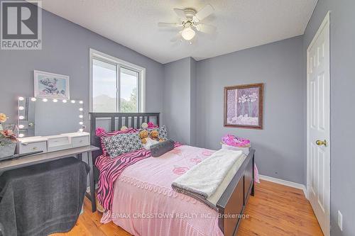 52 Taylor Drive, Barrie, ON - Indoor Photo Showing Bedroom