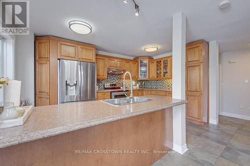 52 Taylor Drive, Barrie, ON - Indoor Photo Showing Kitchen With Double Sink