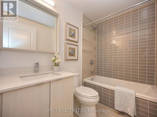 404 - 4655 Metcalfe Avenue, Mississauga, ON - Indoor Photo Showing Bathroom