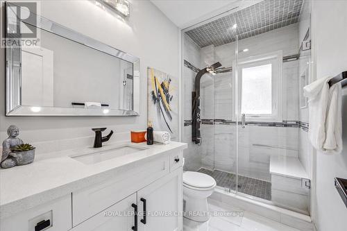 202 Tecumseh Crescent, Oakville, ON - Indoor Photo Showing Bathroom
