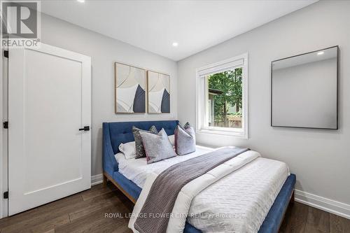 202 Tecumseh Crescent, Oakville, ON - Indoor Photo Showing Bedroom