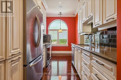 503 - 3 Dayspring Circle, Brampton, ON - Indoor Photo Showing Kitchen With Upgraded Kitchen