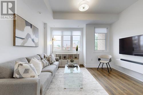 221 - 370 Hopewell Avenue, Toronto, ON - Indoor Photo Showing Living Room