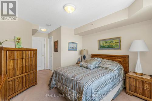 905 - 350 Princess Royal Drive, Mississauga, ON - Indoor Photo Showing Bedroom