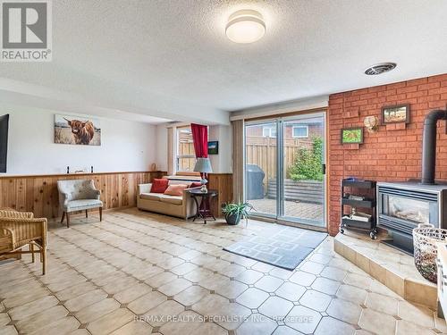 12 Fonthill Place, Toronto, ON - Indoor Photo Showing Living Room With Fireplace