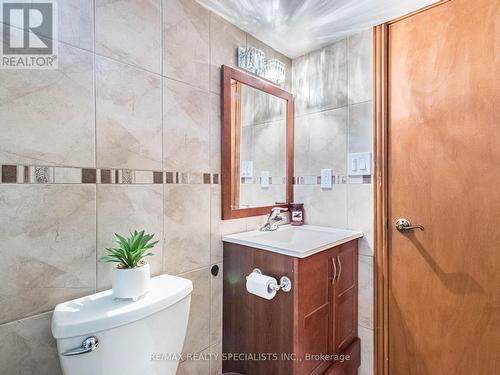 12 Fonthill Place, Toronto, ON - Indoor Photo Showing Bathroom