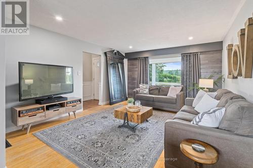 12634 22 Sideroad, Halton Hills, ON - Indoor Photo Showing Living Room