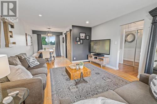 12634 22 Sideroad, Halton Hills, ON - Indoor Photo Showing Living Room