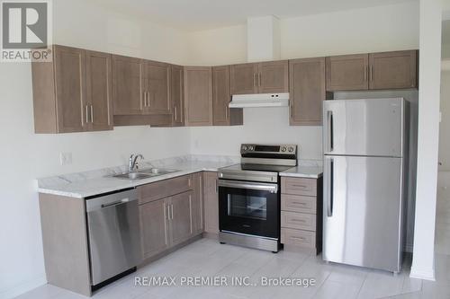 59 Lymburner Street, Pelham, ON - Indoor Photo Showing Kitchen With Double Sink