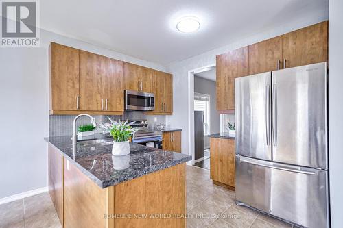 1716 Arborwood Drive, Oshawa, ON - Indoor Photo Showing Kitchen With Upgraded Kitchen