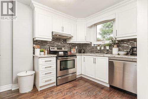 301 Lumsden Avenue, Toronto, ON - Indoor Photo Showing Kitchen