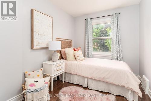 301 Lumsden Avenue, Toronto, ON - Indoor Photo Showing Bedroom