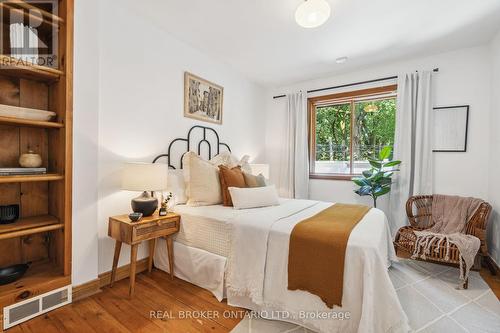 182 Waverley Road, Toronto, ON - Indoor Photo Showing Bedroom