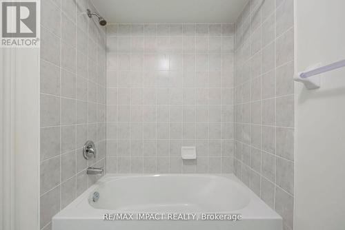 1211 Jim Brewster Circle, Oshawa, ON - Indoor Photo Showing Bathroom