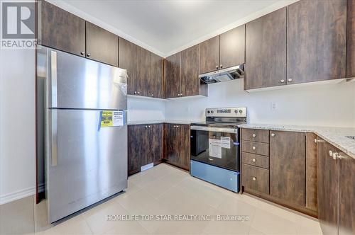 55 Brethet Heights, New Tecumseth, ON - Indoor Photo Showing Kitchen With Stainless Steel Kitchen