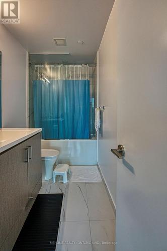 1021 - 38 Honeycrisp Crescent, Vaughan, ON - Indoor Photo Showing Bathroom