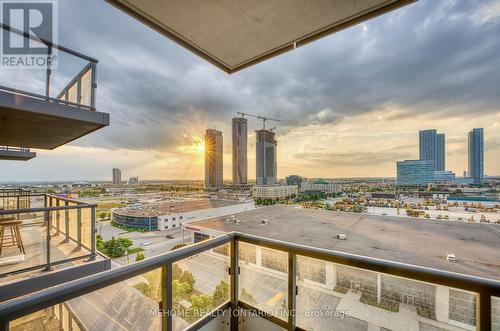 1021 - 38 Honeycrisp Crescent, Vaughan, ON - Outdoor With Balcony With View With Exterior