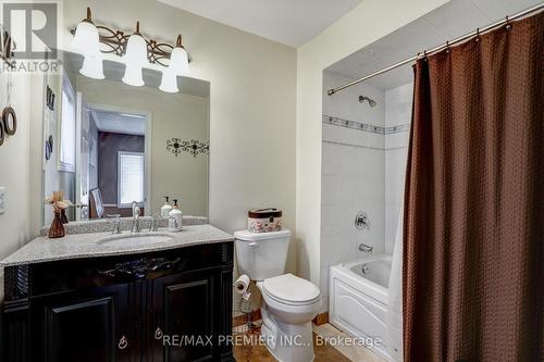 27 Giovanni Way, Vaughan (Sonoma Heights), ON - Indoor Photo Showing Bathroom