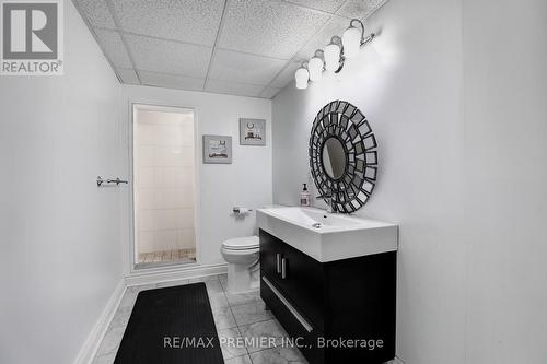 27 Giovanni Way, Vaughan (Sonoma Heights), ON - Indoor Photo Showing Bathroom