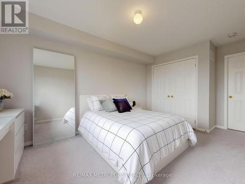 16 Hartney Drive, Richmond Hill, ON - Indoor Photo Showing Bedroom