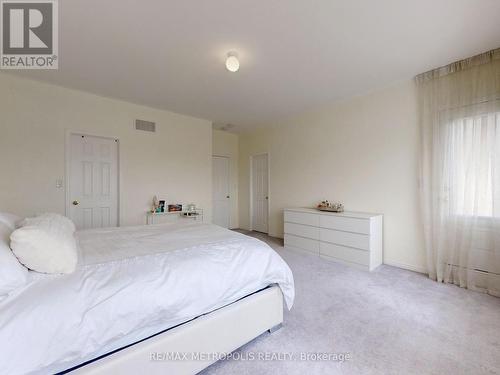 16 Hartney Drive, Richmond Hill, ON - Indoor Photo Showing Bedroom