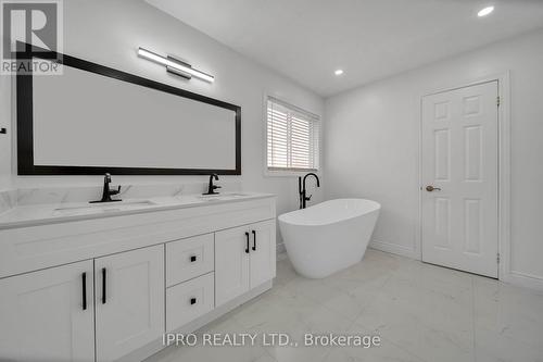 2 Country Lane, Barrie (Painswick South), ON - Indoor Photo Showing Bathroom