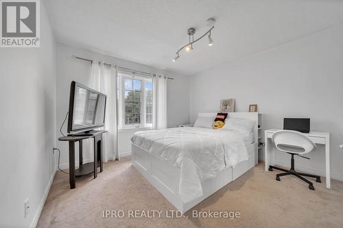 2 Country Lane, Barrie, ON - Indoor Photo Showing Bedroom