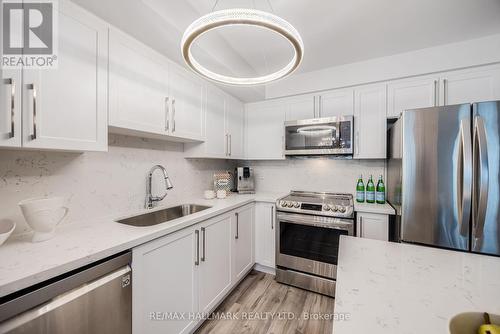 804 - 212 Eglinton Avenue E, Toronto, ON - Indoor Photo Showing Kitchen With Stainless Steel Kitchen With Upgraded Kitchen