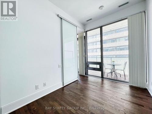 Lph5106 - 42 Charles Street E, Toronto, ON - Indoor Photo Showing Kitchen With Upgraded Kitchen