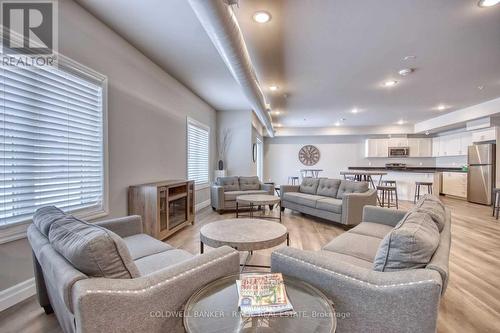 409 - 501 Frontenac Street, Kingston, ON - Indoor Photo Showing Living Room