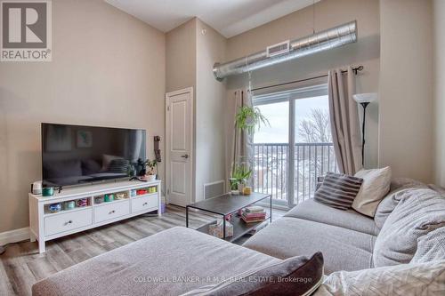 409 - 501 Frontenac Street, Kingston, ON - Indoor Photo Showing Living Room