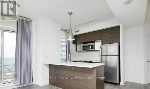 2209 - 62 Forest Manor Road, Toronto, ON - Indoor Photo Showing Kitchen