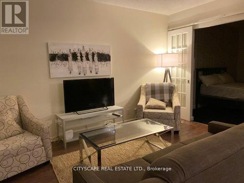 M31 - 350 Wellington Street W, Toronto, ON - Indoor Photo Showing Living Room