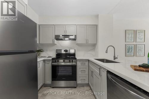 1606 - 750 Bay Street, Toronto, ON - Indoor Photo Showing Kitchen With Upgraded Kitchen