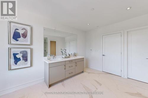 19 Flax Field Lane, Toronto, ON - Indoor Photo Showing Bathroom