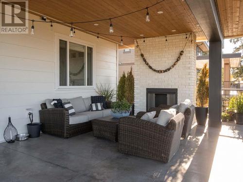 3551 Selkirk Ave, Powell River, BC -  With Fireplace With Deck Patio Veranda With Exterior